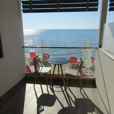 泽费罗斯酒店 酒店