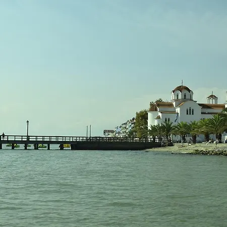 泽费罗斯酒店 3*