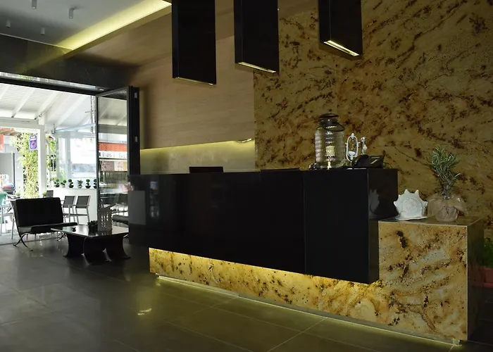Zefyros Hotel 3*