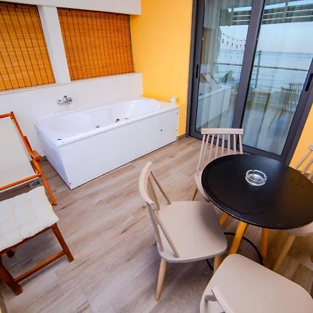 Zefyros Hotel